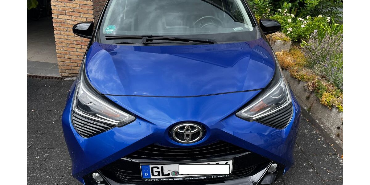 Toyota Aygo (X) 55.600 km 9.200 &euro; Overath 51491