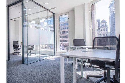Köln-Ehrenfeld: Flexibles, möbliertes Büro L im Colonius Carré zimmer