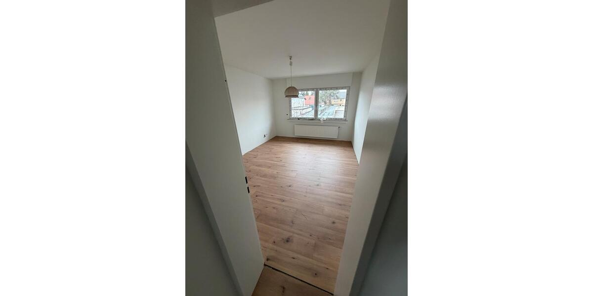 Einfamilienhaus Niederkassel - 6 Zimmer, 120 m&sup2;, 1.800&euro; | Angebot:24833348