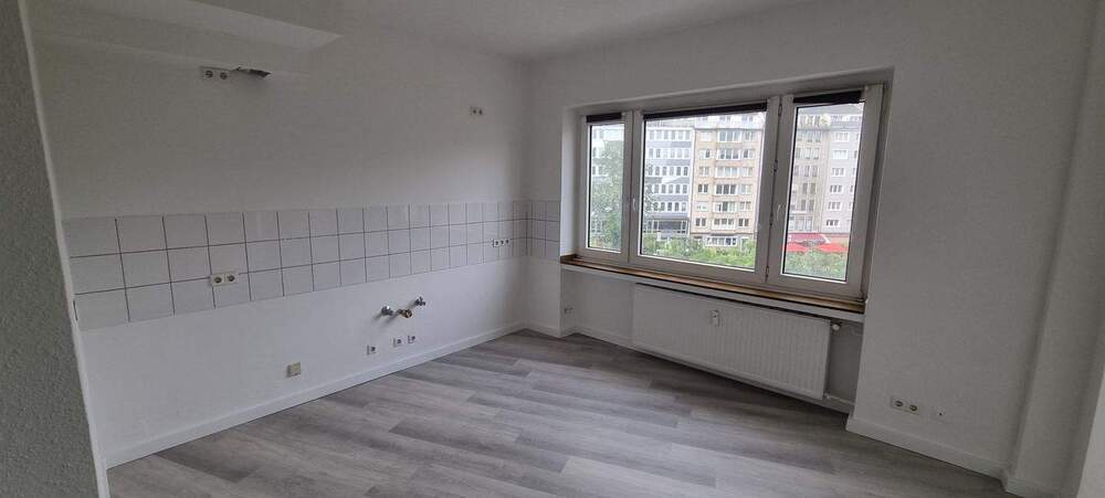 ELEGANTE + RENOVIERTE 2-Zimmer-Wohnung in DÜSSELDORF - FRIEDRICHSTADT