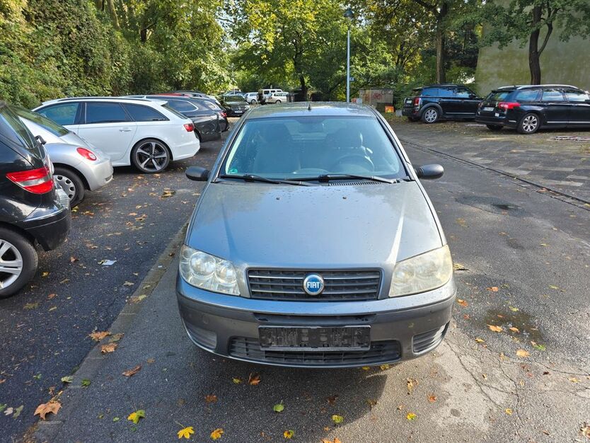 Fiat Punto 50.371 km 2.199 € Düsseldorf 40237