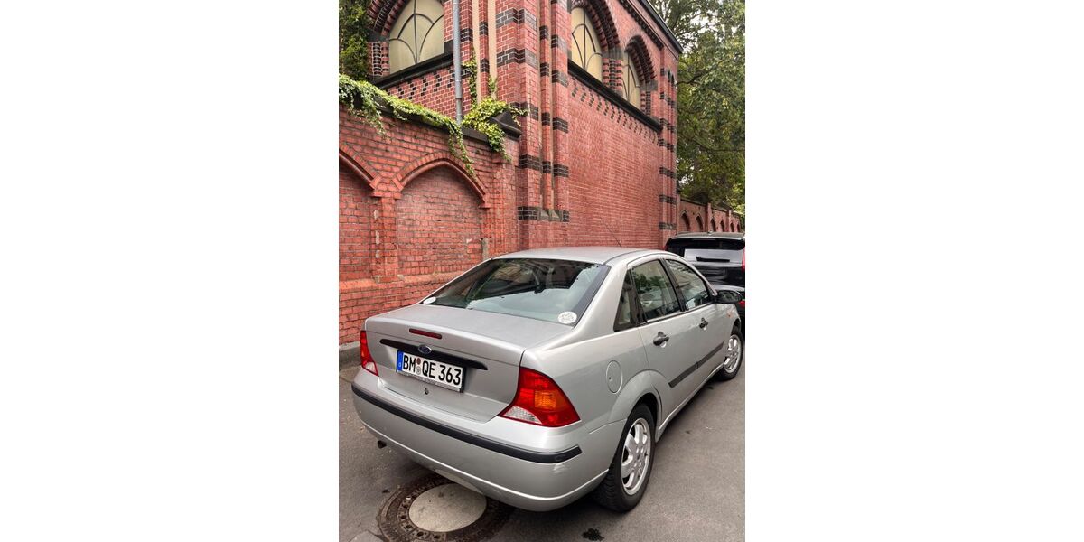 Ford Focus 102.000 km 2.400 &euro; Köln 50737