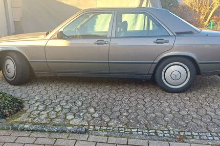 Mercedes-Benz 190 128.000 km 10.000 &euro; Hilden 40724