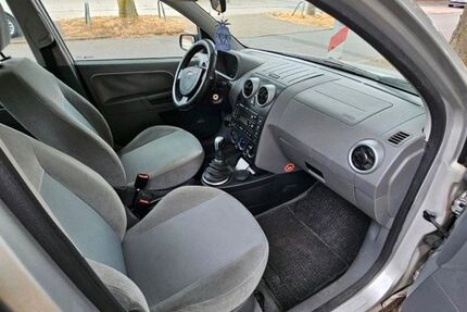 Ford Fusion 119.000 km 2.300 &euro; Brühl 50321