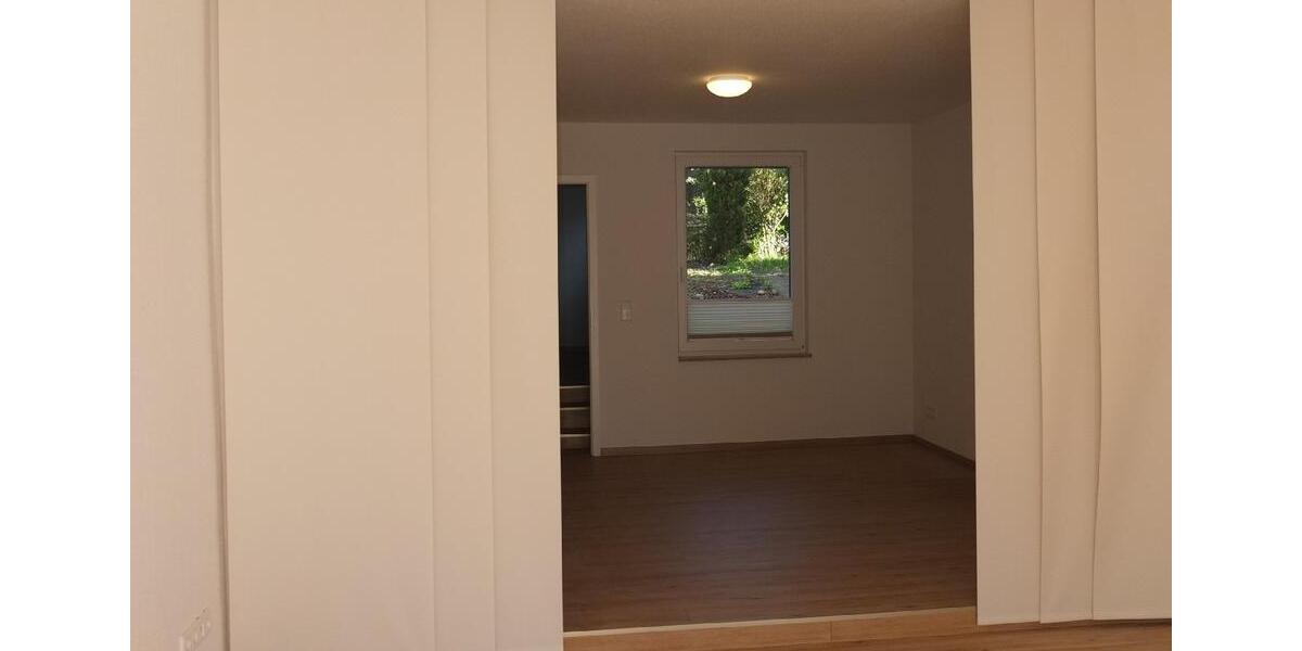 Büro- oder Servicefläche in exponierter Lage von Solingen-Wald! zimmer