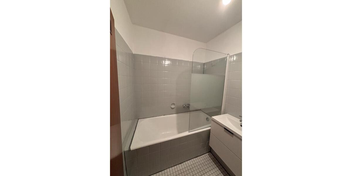 Etagenwohnung Bergisch Gladbach Gronau - 1 Zimmer, 45 m&sup2;, 649&euro; | Angebot:26613504