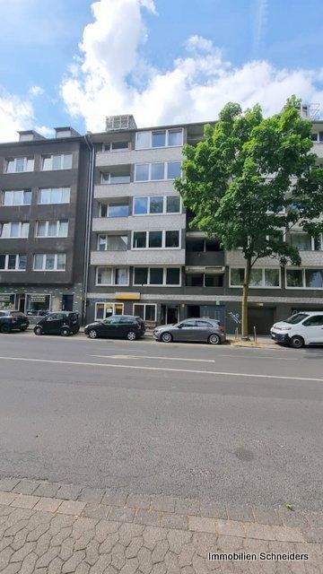 Düsseldorf-Oberbilk, Heerstraße 27 - Komplett sanierte Wohnung mit 2 Balkonen + Küchenzeile ab Oktober zu mieten !!