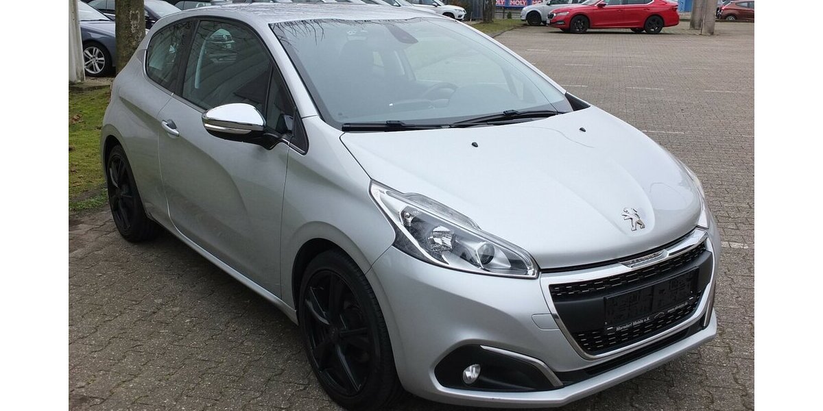 Peugeot 208 1.2 PURE TECH ALLURE KLIMAPDC SHZ SPORT LMF 98.599 km 7.704 &euro; Köln 50858
