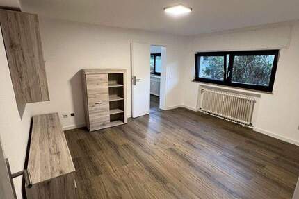Ruhig wohnen, schnell in der City - renovierte Wohnung mit Küche in Holweide 2 zimmer
