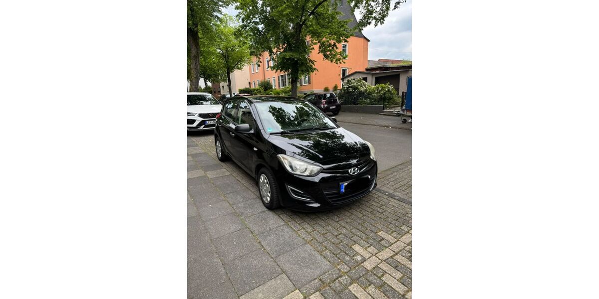 Hyundai i20 143.000 km 5.790 &euro; Leverkusen 51381