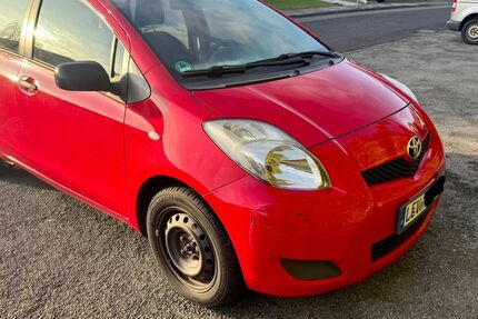 Toyota Yaris 150.300 km 2.500 &euro; Leverkusen 51377