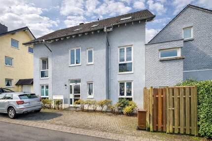 Haus Lohmar - 9 Zimmer, 242 m&sup2;, 745.000&euro; | Angebot:24876213