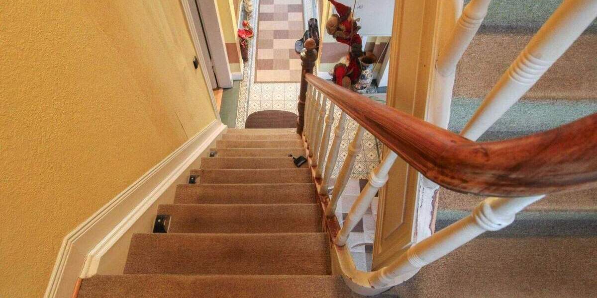 Haus sucht Handwerker: Sanierungsbedürftiges Einfamilienhaus in Dormagen-Delrath mit Ausbaupotential 8 zimmer