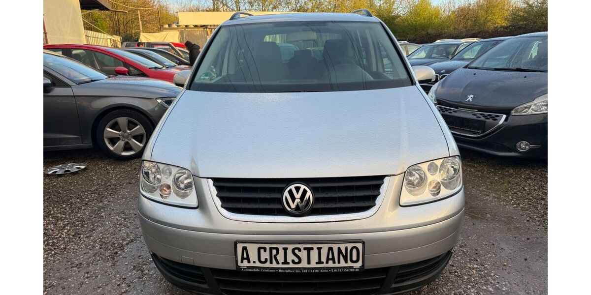 VW Touran 224.727 km 2.499 &euro; Köln 51107