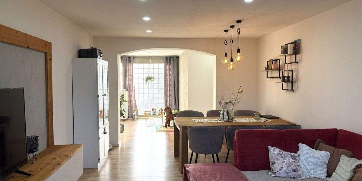 Etagenwohnung Bergheim Zieverich - 4 Zimmer, 101 m&sup2;, 173.000&euro; | Angebot:25704424