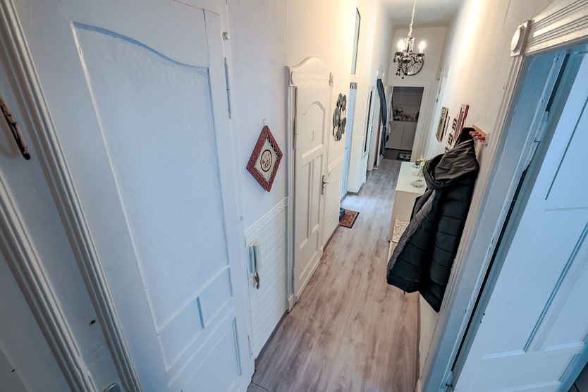 Großzügig geschnittene Eigentumswohnung in Köln-Mülheim 3 zimmer