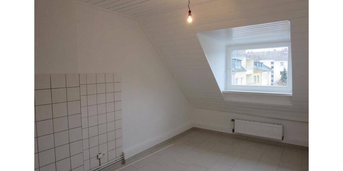Dachgeschoßwohnung Bonn - 2 Zimmer, 40 m&sup2;, 520&euro; | Angebot:25340764
