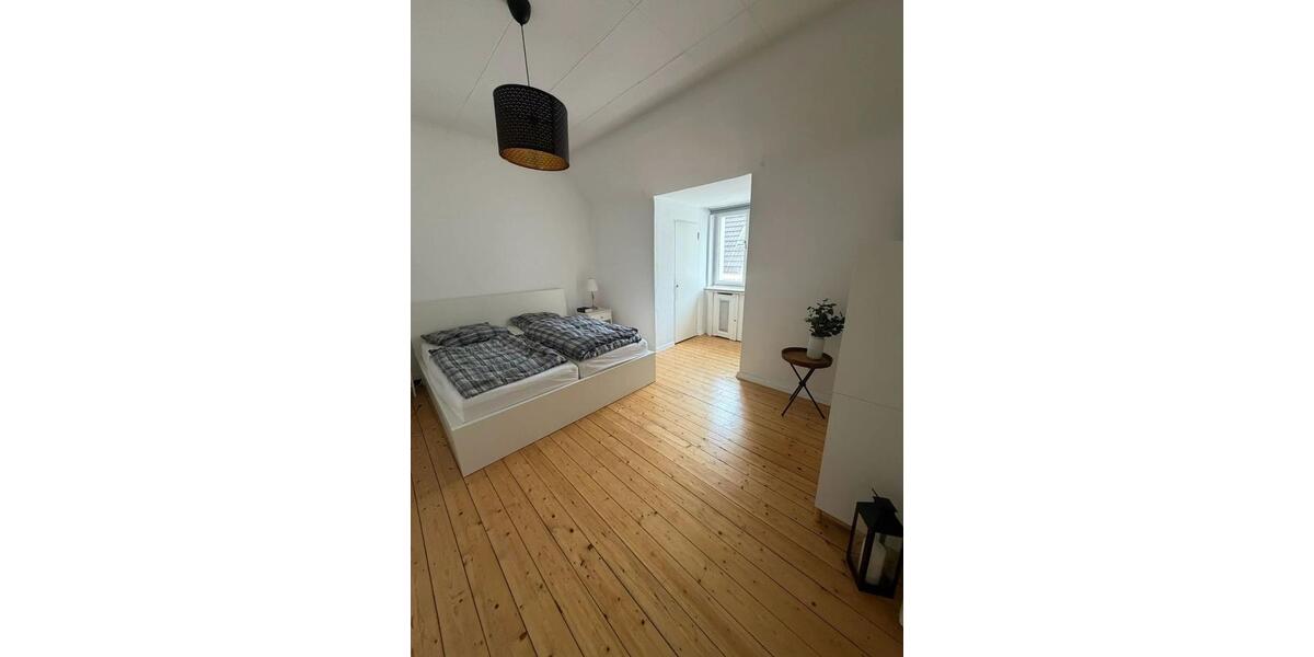 Etagenwohnung Bonn Gronau - 3 Zimmer, 85 m&sup2;, 1.100&euro; | Angebot:25378993