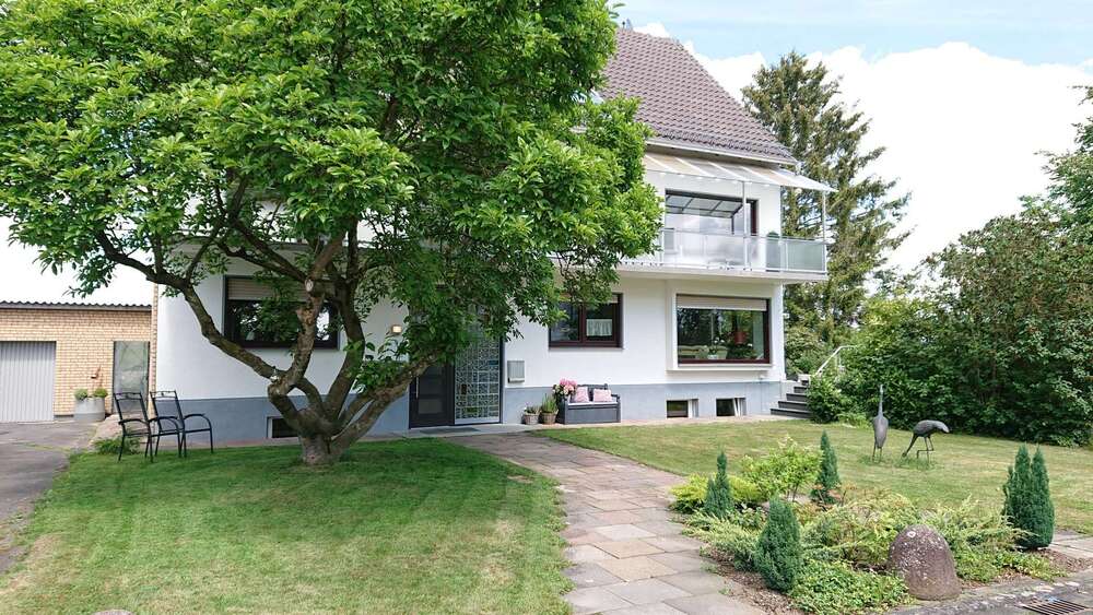 Etagenwohnung Neunkirchen11 - 4 Zimmer, 105 m&sup2;, 1.200&euro; | Angebot:27328884