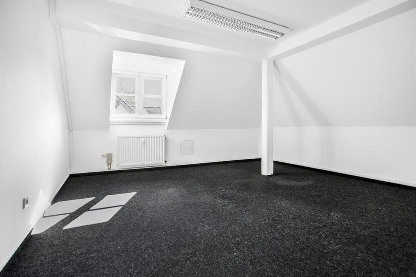 Büro mit herrlichem Blick , frischgestrichen - sofort Bezug möglich zimmer
