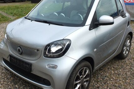 Smart ForTwo WM26:PASSION NAVI PANORAMA KLIMAAUTOMATIK S 96.799 km 7.908 &euro; Köln 50858