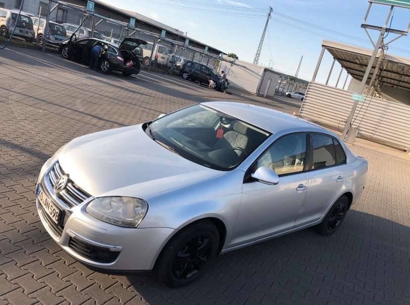 VW Jetta 164.000 km 4.399 € Bornheim 53332