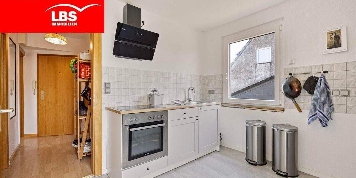 Sehr gepflegtes Dreifamilienhaus mit schönem Garten 6 zimmer