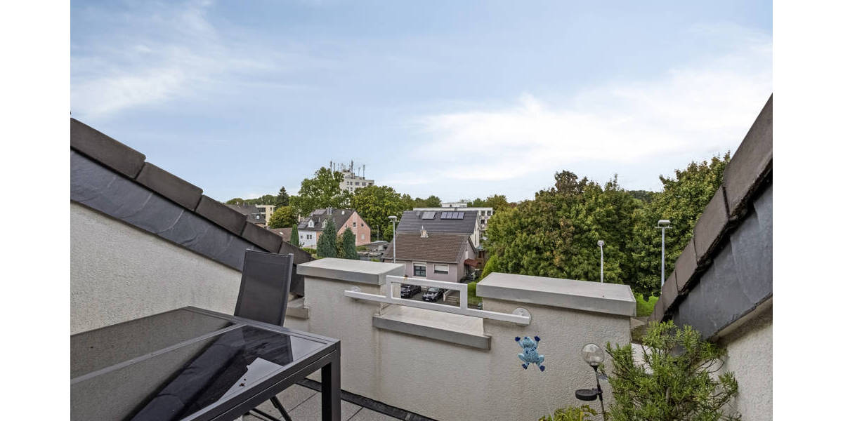 *** Lichtdurchflutete Dachgeschosswohnung mit zwei sonnigen Dachterrassen in Top-Lage *** 2 zimmer