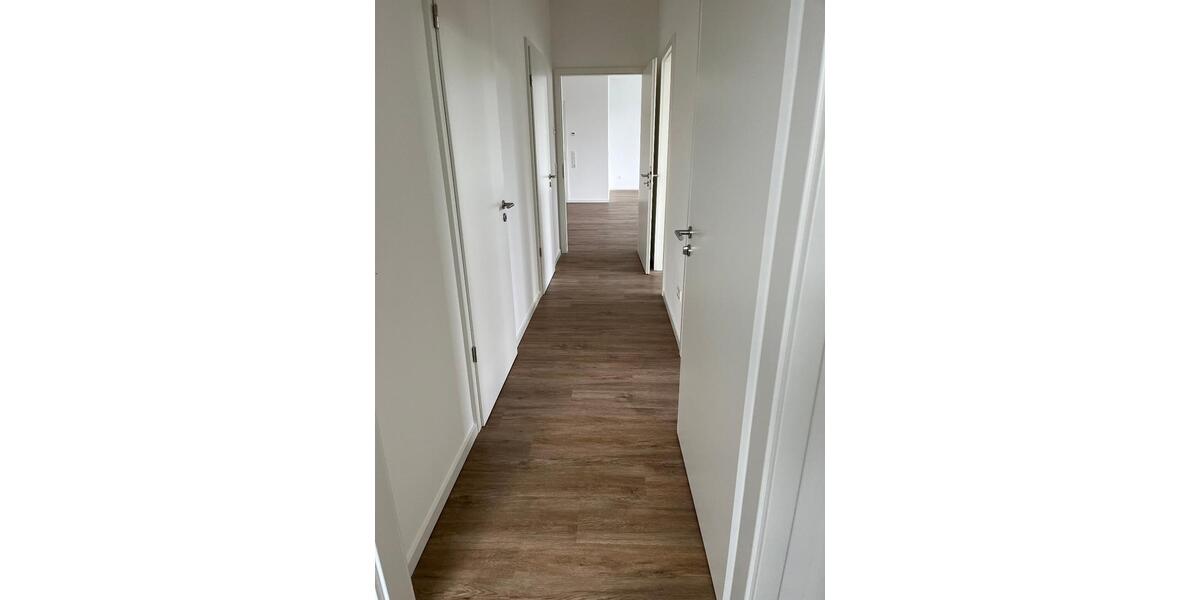 Etagenwohnung Wermelskirchen - 3 Zimmer, 90 m&sup2;, 1.300&euro; | Angebot:27605582