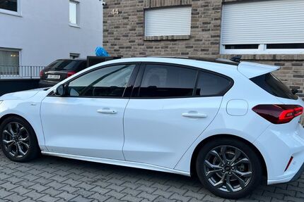 Ford Focus 11.000 km 25.900 &euro; Frechen 50226