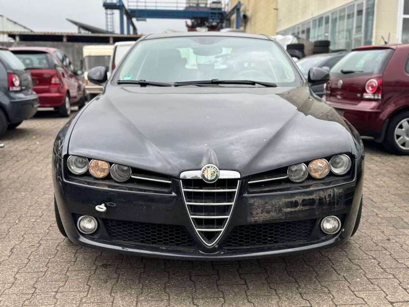 Alfa Romeo 159 149.915 km 1.700 € Bonn 53227