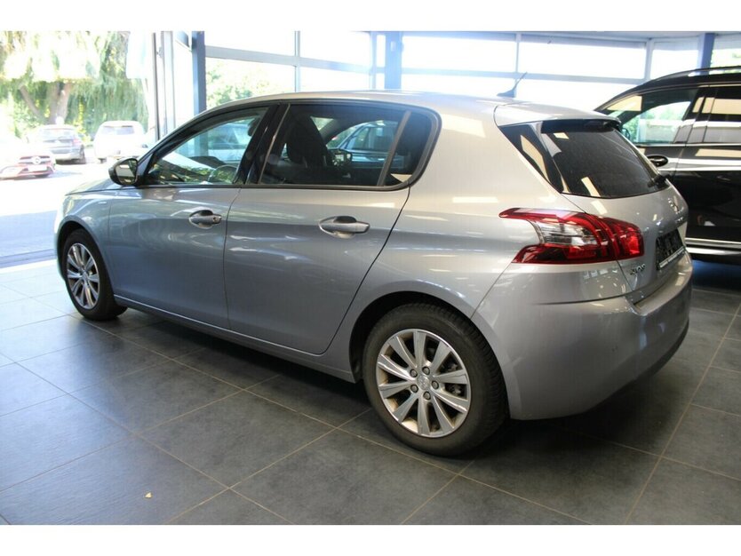 Peugeot 308 PureTech 130 GPF Style 81.569 km 11.980 € Euskirchen 53881