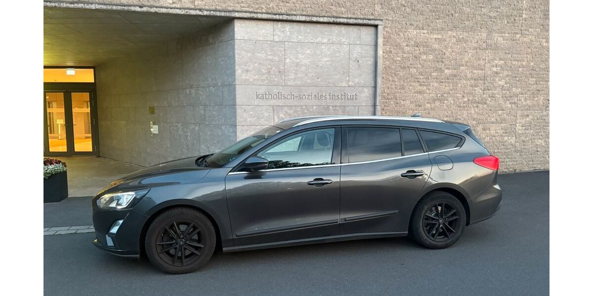 Ford Focus 123.000 km 9.900 &euro; Siegburg 53721