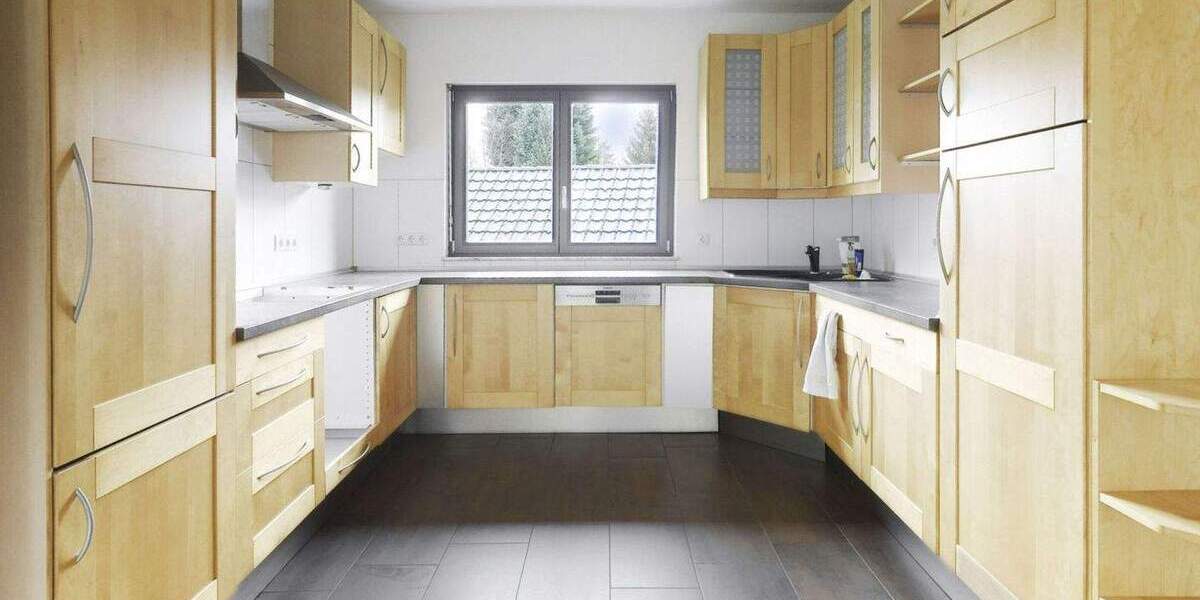 Architektonische Moderne trifft Energieeffizienz: flexibles Wohnen auf höchstem Niveau in Quettingen 8 zimmer