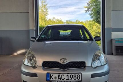 Toyota Yaris 222.629 km 1.500 &euro; Köln 51143