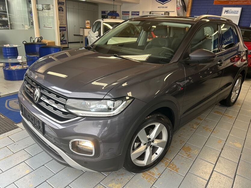 VW T-Cross 27.800 km 22.222 € Leverkusen 51379