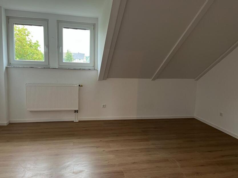 **Renoviertes, großzügiges Reihenmittelhaus in Leverkusen Kursiefen**