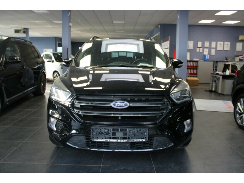 Ford Kuga 2.0 TDCi 4x4 ST-Line 92.638 km 18.980 € Euskirchen 53881