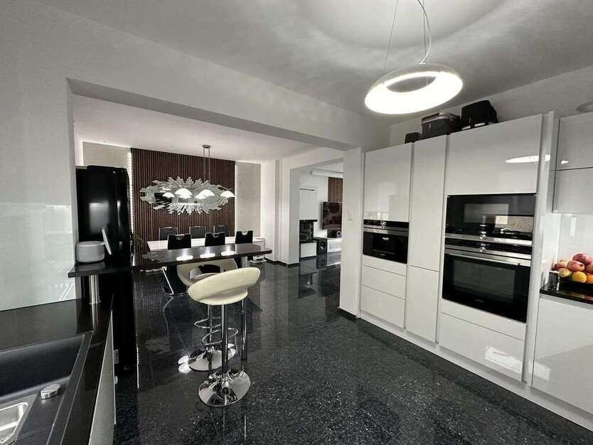 Haus zum Kaufen in Köln 800.000 € 186 m²