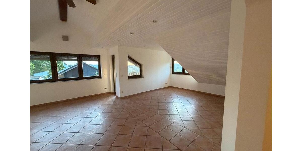 Dachgeschoßwohnung Overath - 2 Zimmer, 78 m&sup2;, 849&euro; | Angebot:27622321