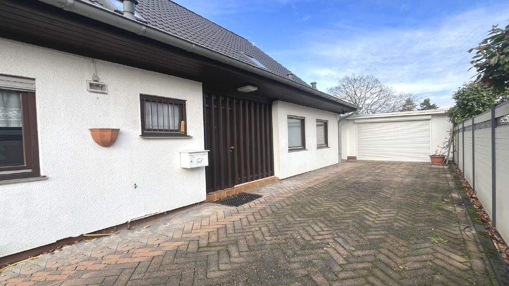 Einfamilienhaus Erftstadt Lechenich - 5 Zimmer, 140 m&sup2;, 350.000&euro; | Angebot:25360911