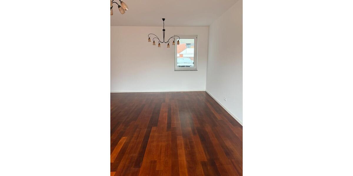 Bungalow Bonn Tannenbusch - 4 Zimmer, 118 m&sup2;, 1.800&euro; | Angebot:26340221