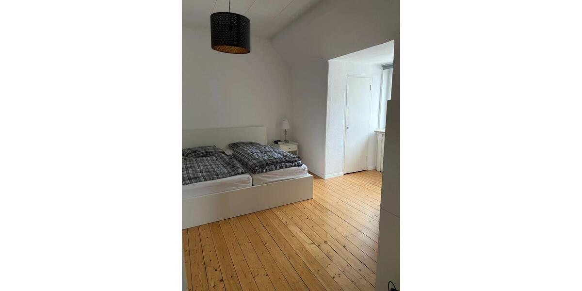 Etagenwohnung Bonn Gronau - 3 Zimmer, 85 m&sup2;, 1.100&euro; | Angebot:25378993