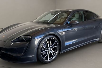 Porsche Taycan 26.877 km 70.700 &euro; Köln 50823