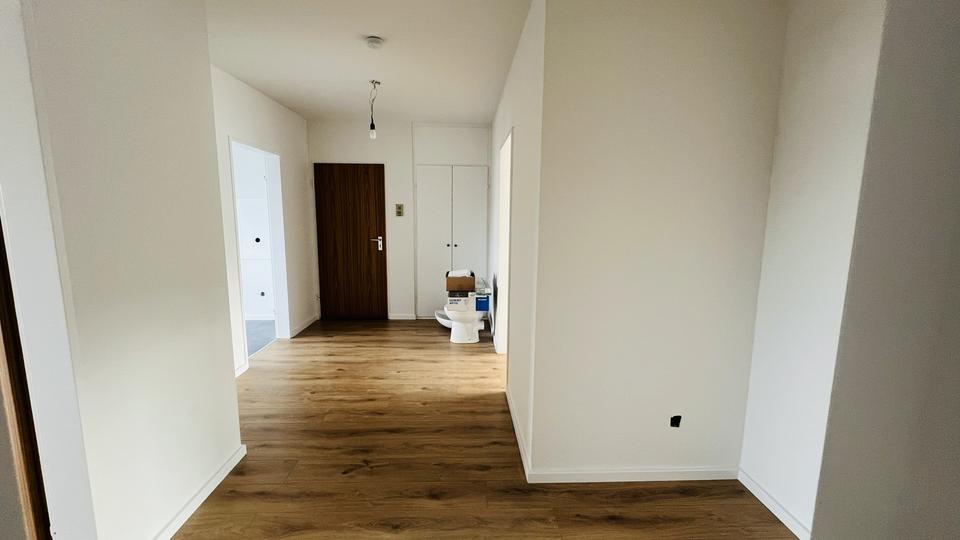 Etagenwohnung Köln Heimersdorf - 3 Zimmer, 81 m&sup2;, 1.150&euro; | Angebot:24742311