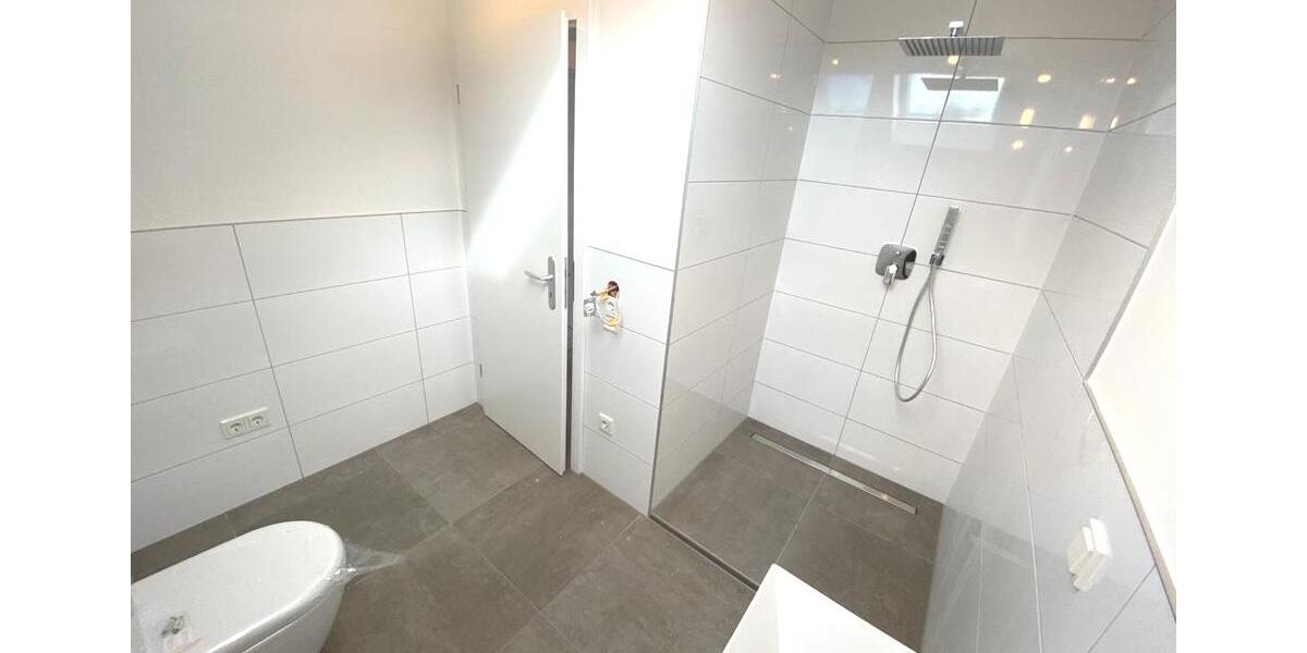 Dachgeschoßwohnung Bonn Gielgen - 2 Zimmer, 62 m&sup2;, 770&euro; | Angebot:25655179