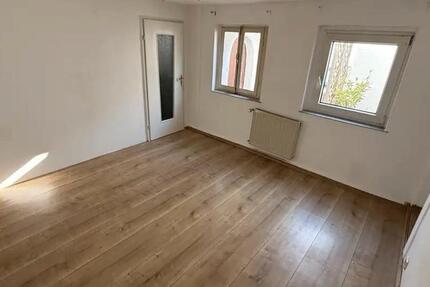 Haus Köln Nippes - 3 Zimmer, 65 m&sup2;, 1.300&euro; | Angebot:25636950