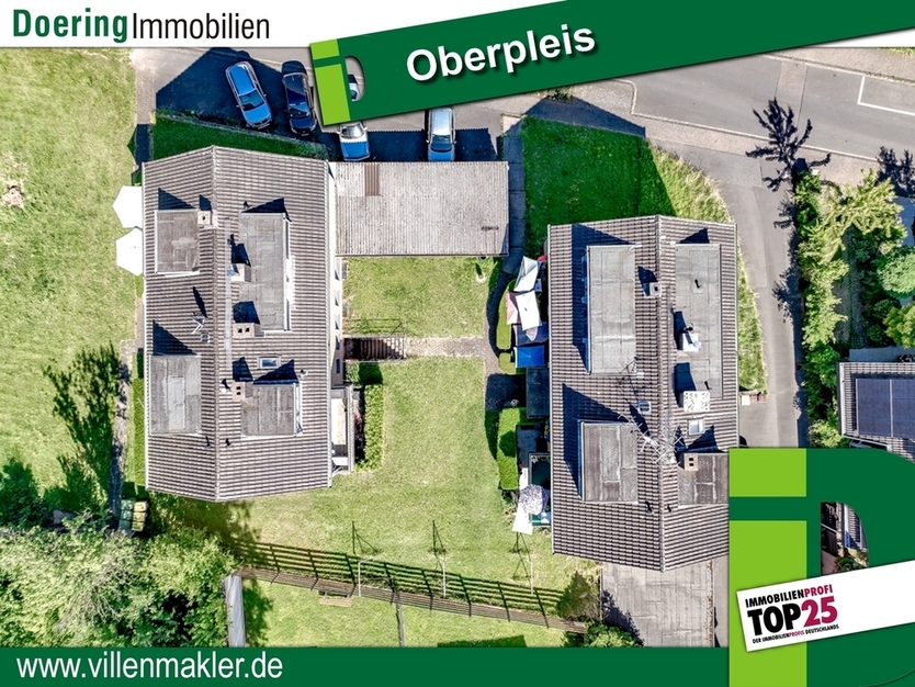 Oberpleis: 2 Mehrfamilienhäuser mit insg. 12 Wohnungen und 8 Garagen