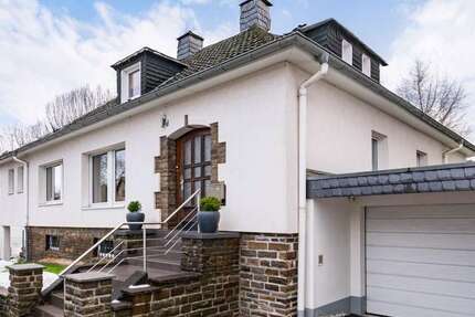 Haus zum Kaufen in Solingen 549.000 € 192.8 m² 5 zimmer