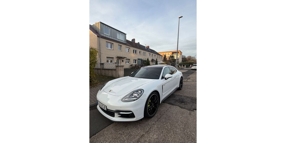 Porsche Panamera 89.889 km 62.000 € Köln 50739